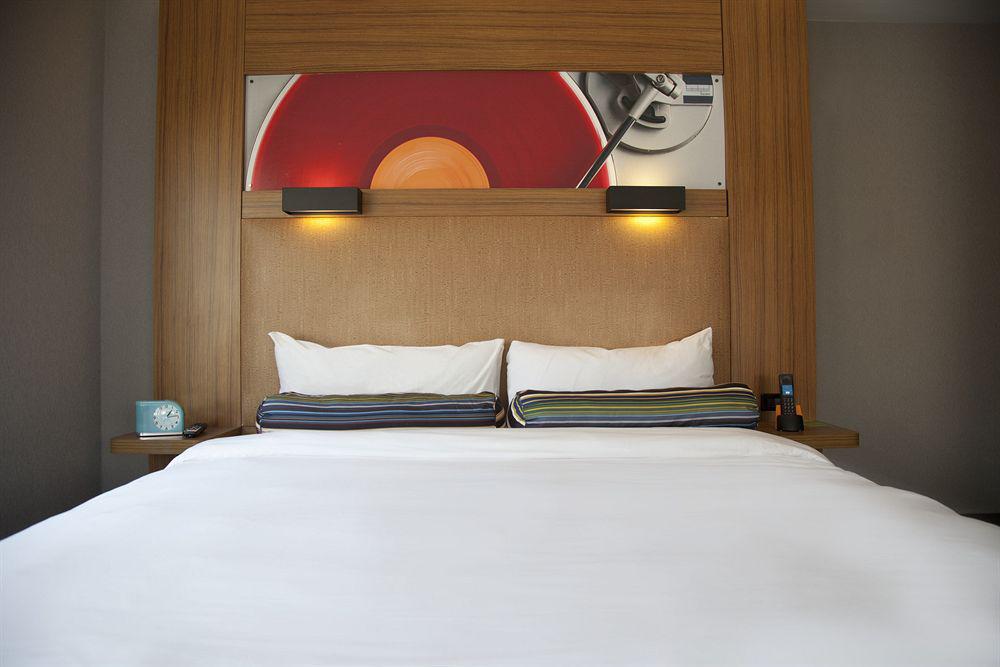 Aloft Charlotte City Center Bagian luar foto